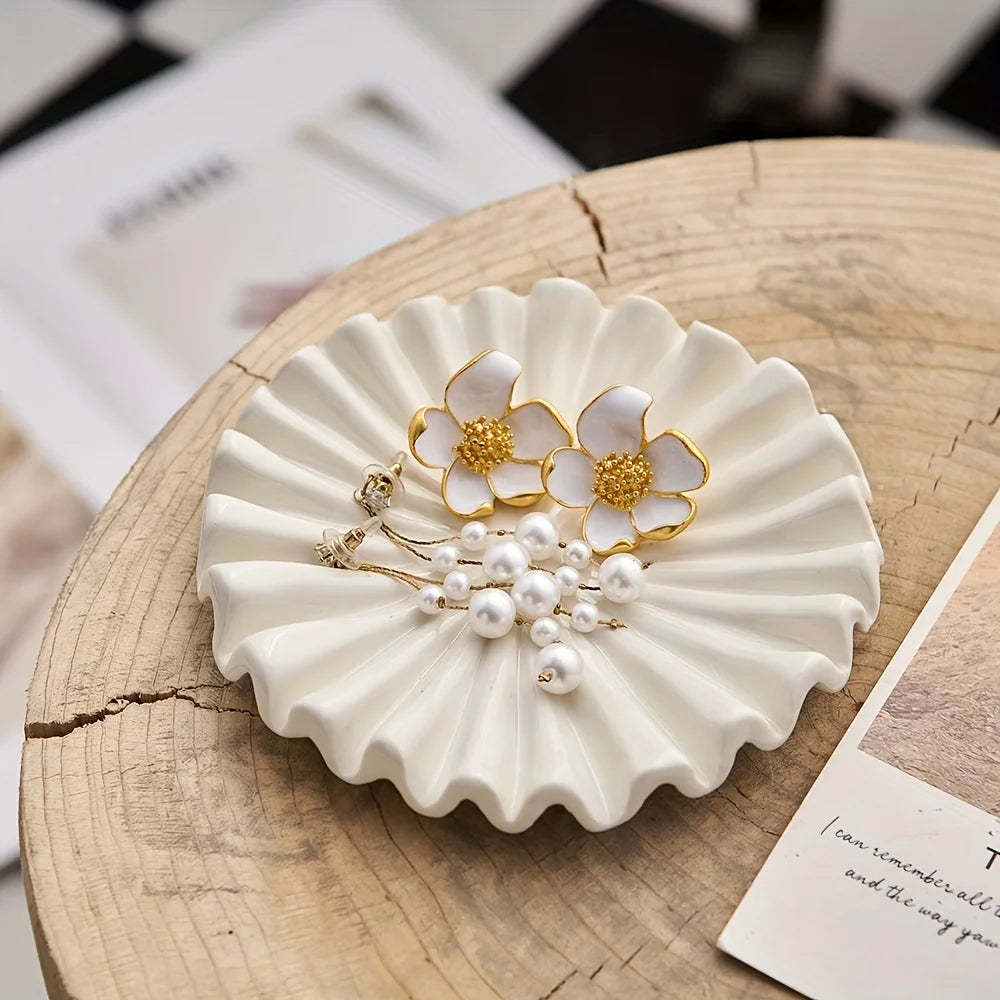 Elegant Ruffle Decorative Tray - White and Pink