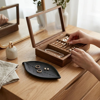 Leaf-Shaped Tray